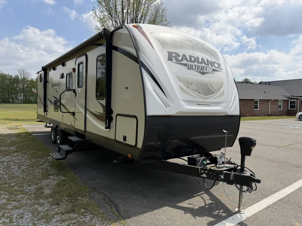 2018 Cruiser RV Radiance R-28QD - Photo 3