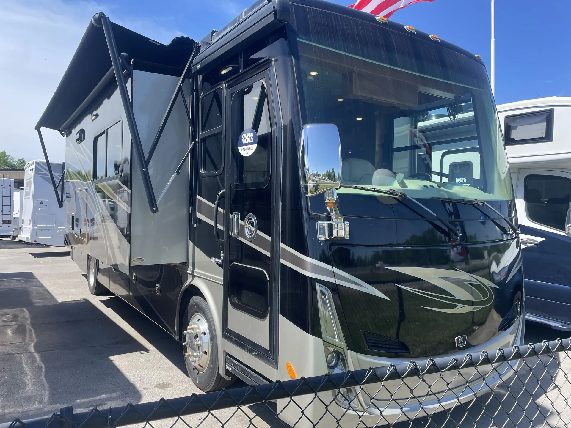 2018 Tiffin Allegro Breeze 33 BR - Photo 2