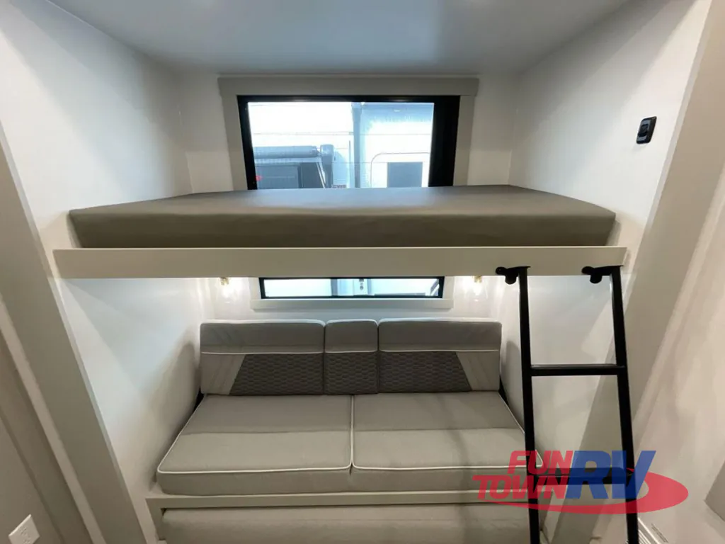 2026 Brinkley Model Z 3610, Photos photo 27
