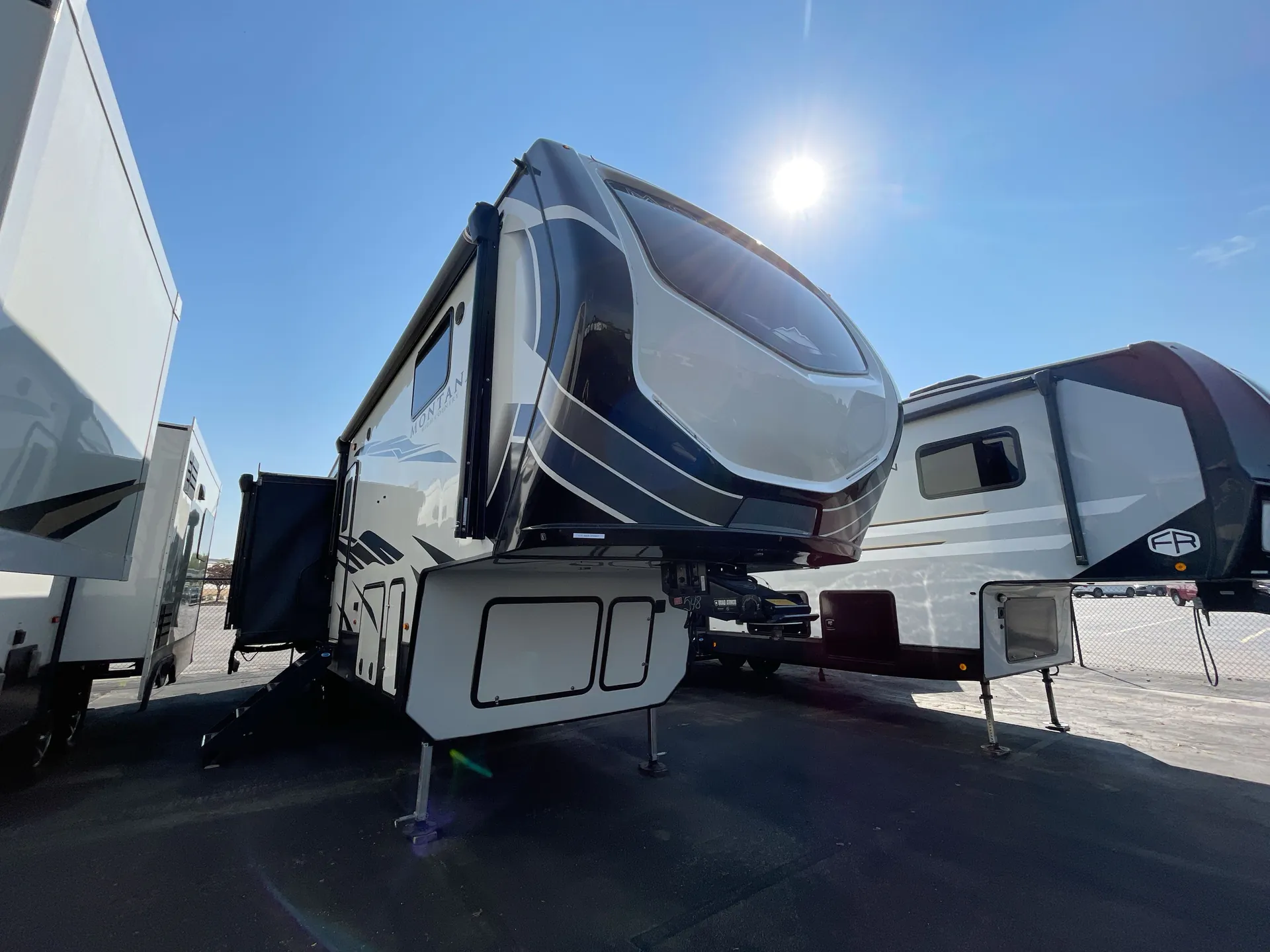 2021 Keystone Montana High Country 280CK - Photo 2