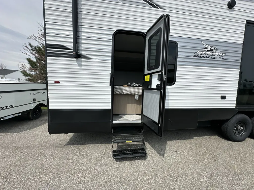 2026 Jayco Jay Flight Bungalow 404LOFT DS, Photos photo 3