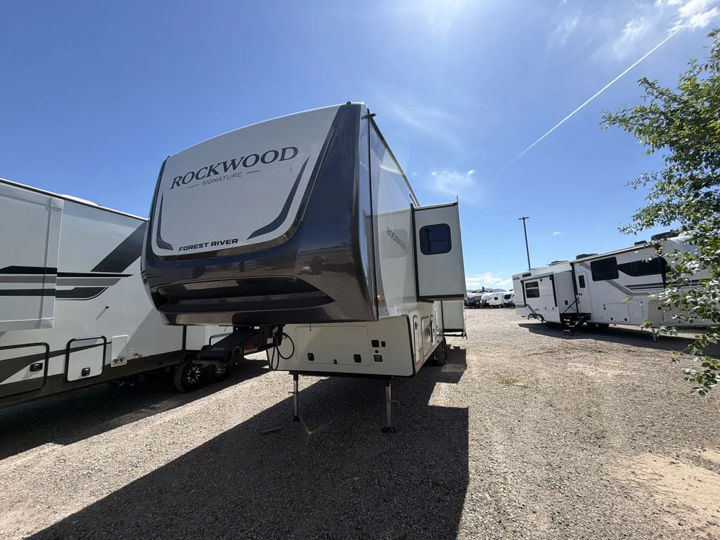 2026 Forest River Rockwood Signature 401SFB - Photo 2