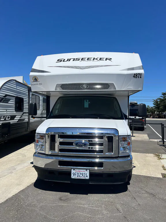 2024 Forest River Sunseeker 2850S LE - Photo 4