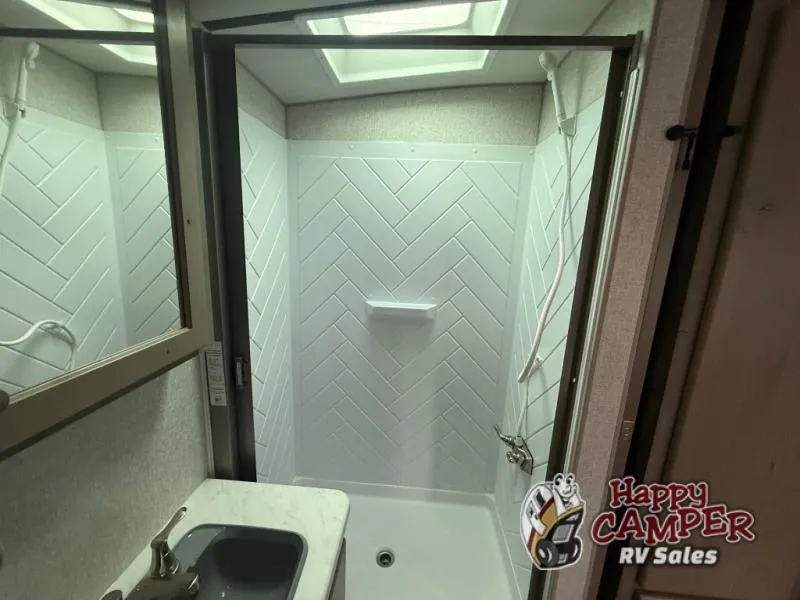 2027 Northwood Nash 18FM - Photo 4