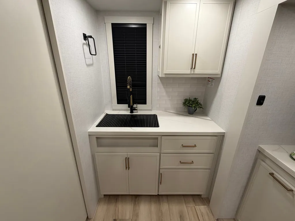 2026 Brinkley Model I 235, Photos photo 34