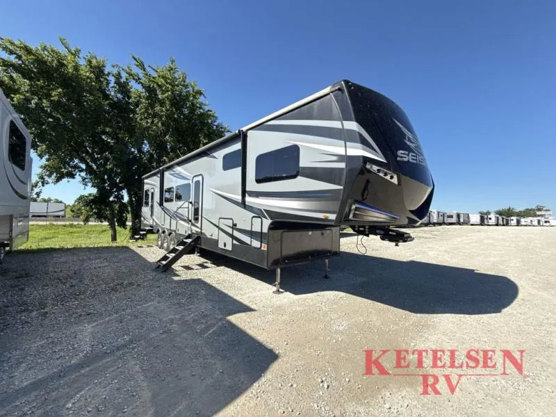 2019 Jayco Seismic 4125 - Photo 2