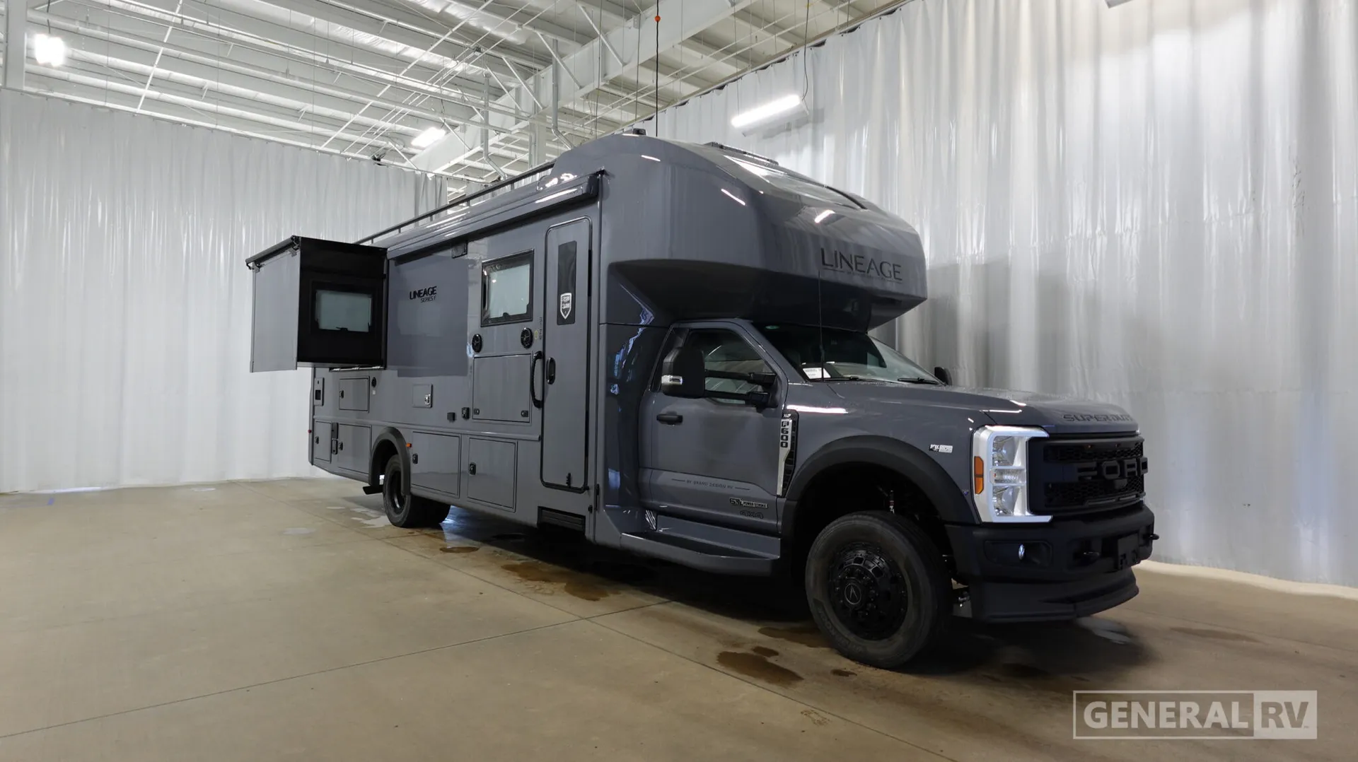 2027 Grand Design Lineage Series F 31ZW - Photo 2