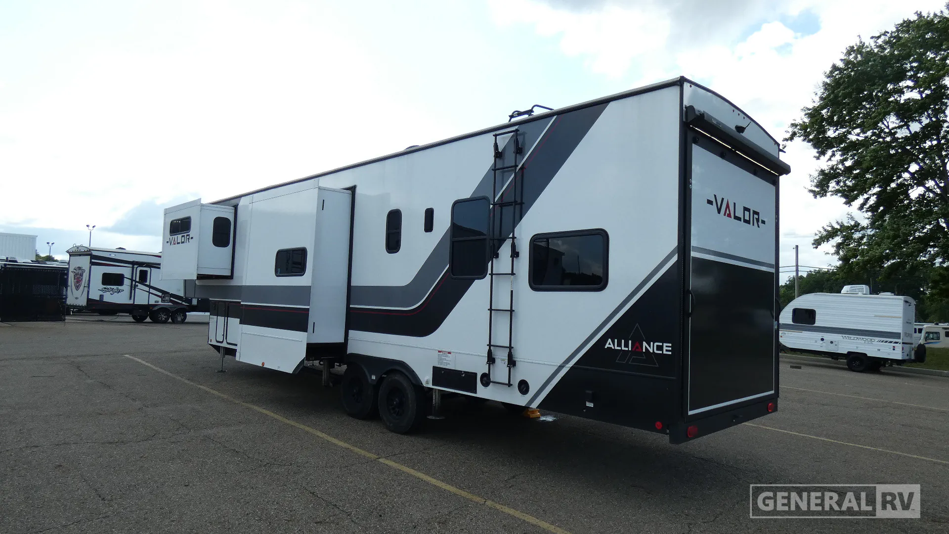 2025 Alliance RV Valor 36V11 - Photo 4