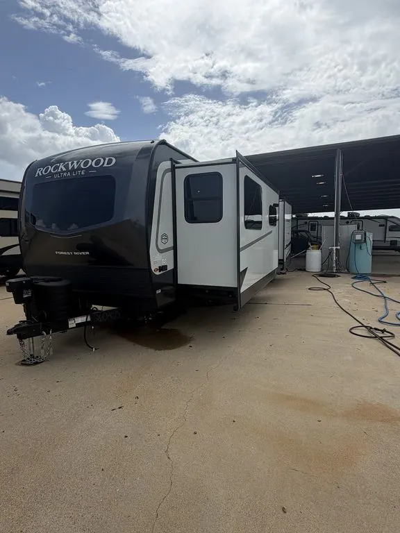 2027 Forest River Rockwood Ultra Lite 2608BS — Photo 5
