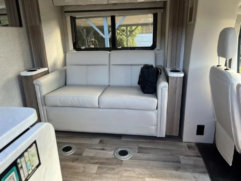 2025 Thor Motor Coach Gemini AWD 24KB - Photo 4