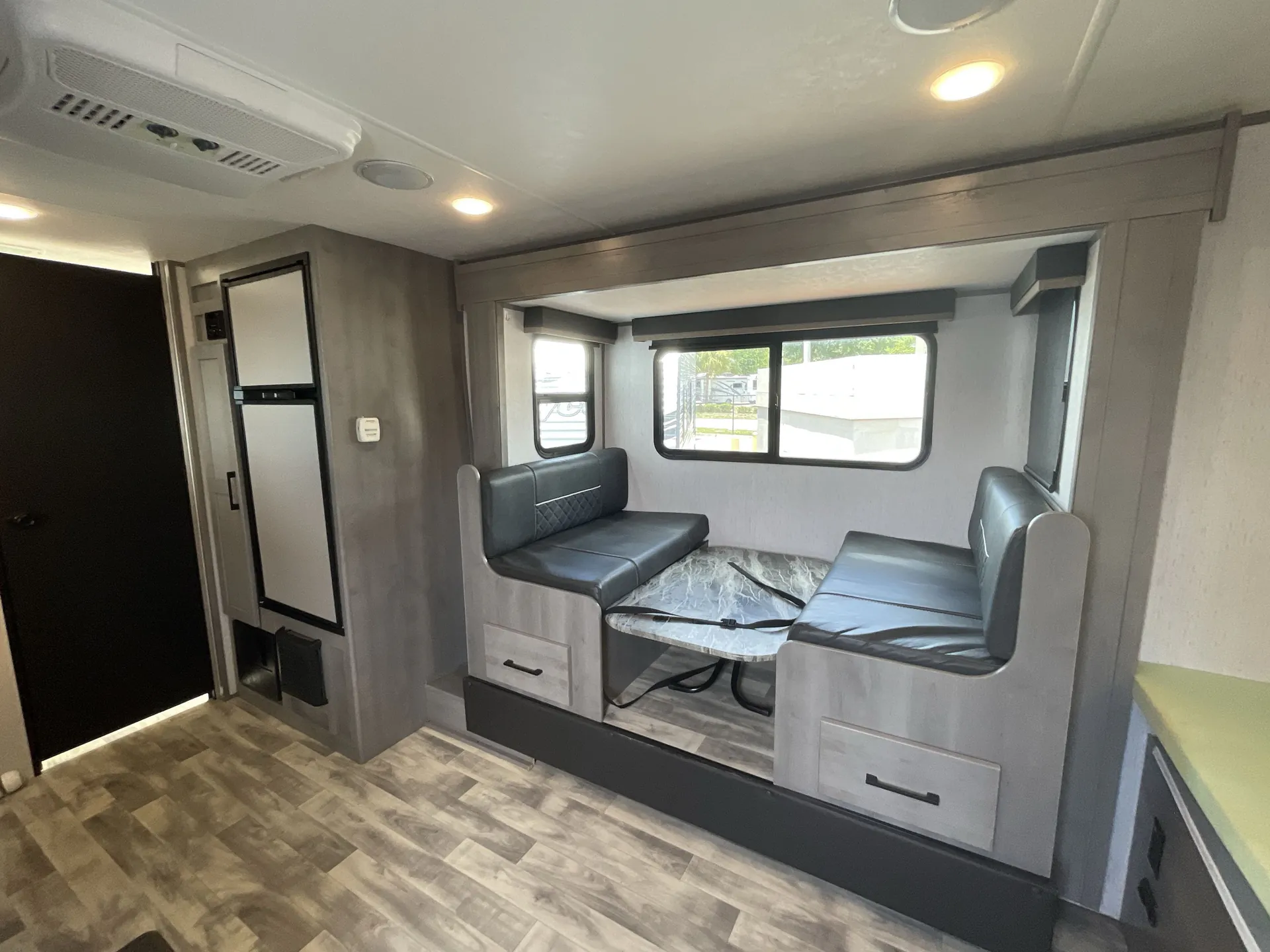 2022 Dutchmen Kodiak Cub 196BH — living area main