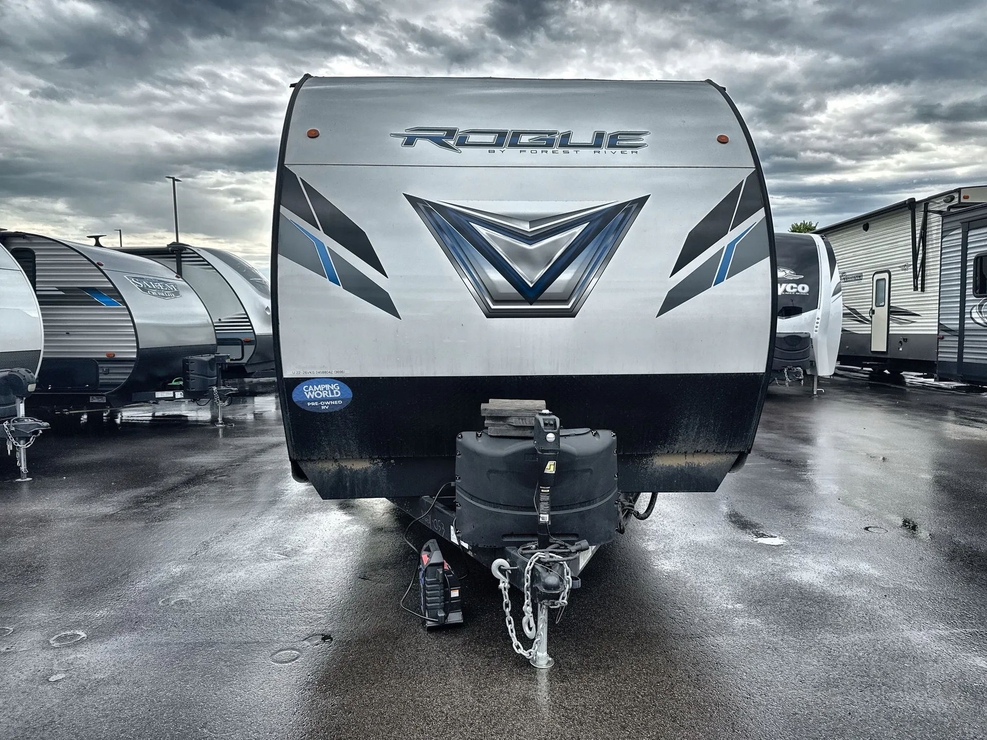 2022 Forest River Vengeance Rogue 26V — front