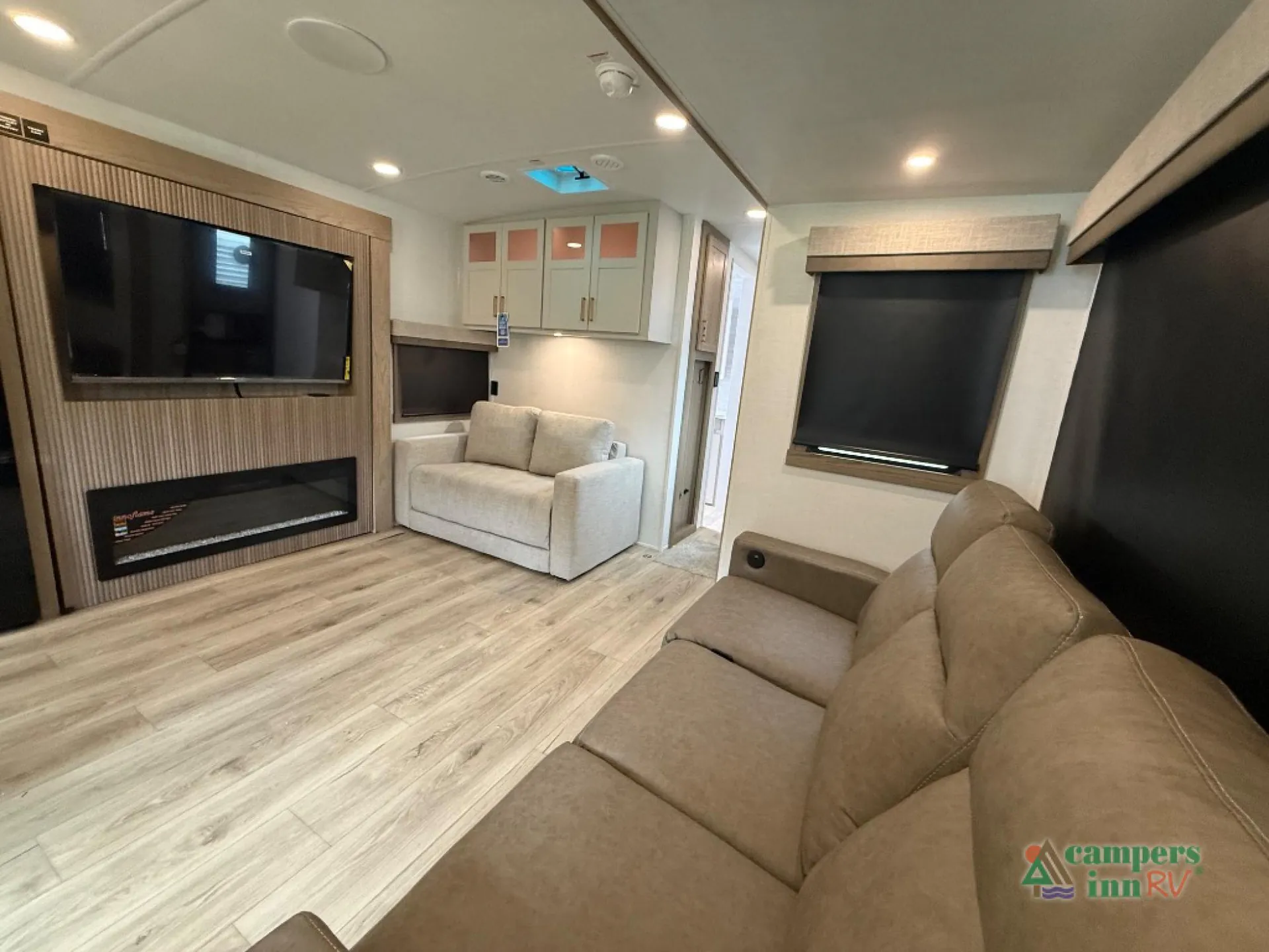 2027 Forest River RV Rockwood Signature 8393RK - Photo 4