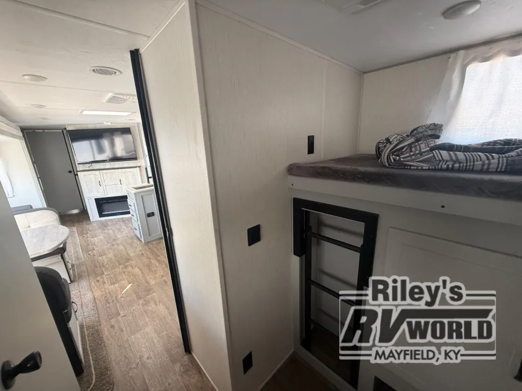 2022 Forest River Vibe 32BH, Photos photo 22