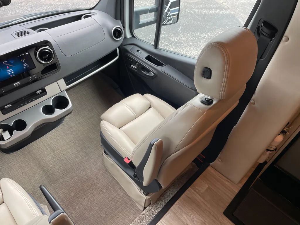 2024 Thor Motor Coach Tiburon 24FB, Photos photo 14
