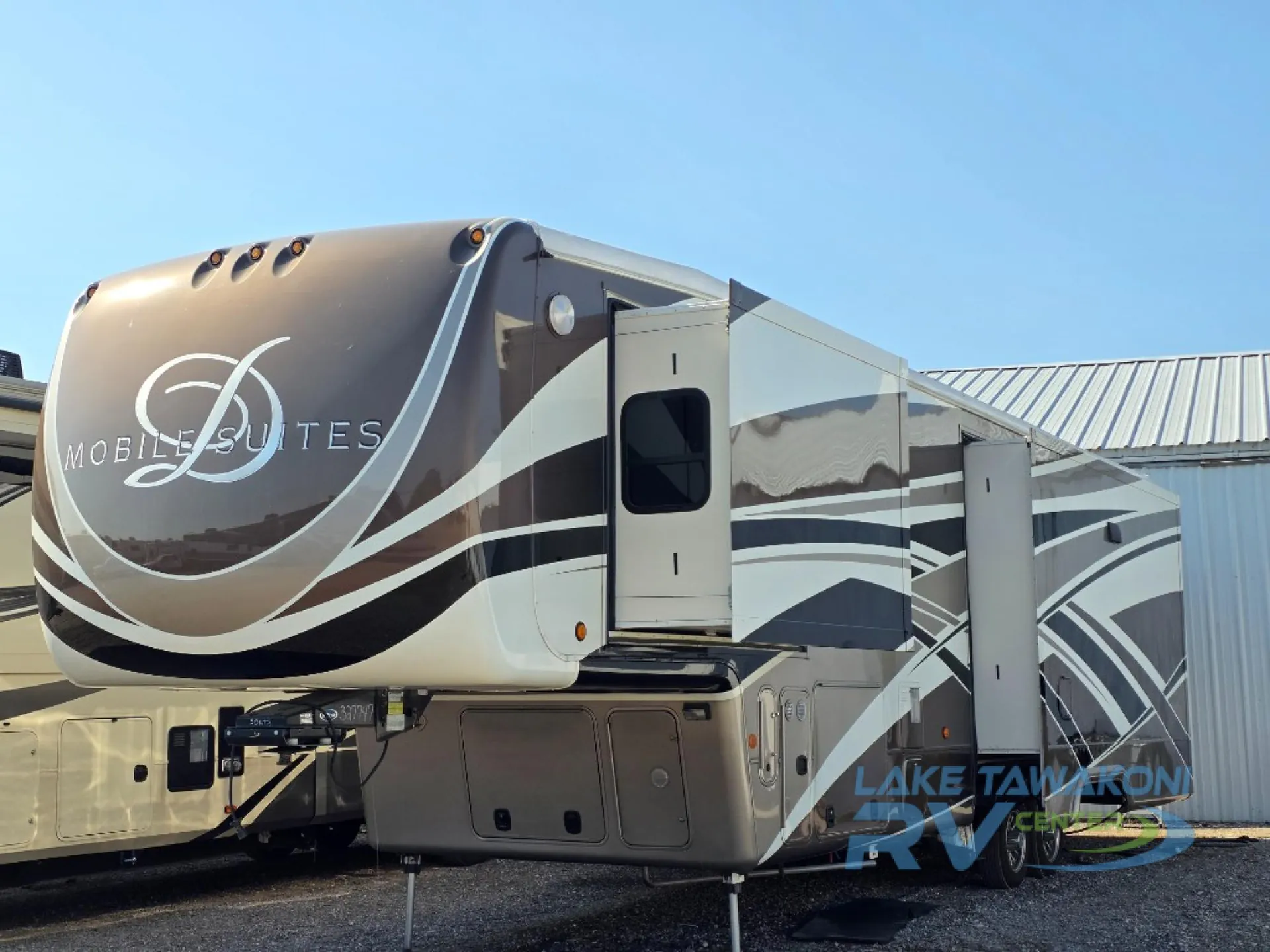 2017 DRV Mobile Suites 38RSSA - Photo 3