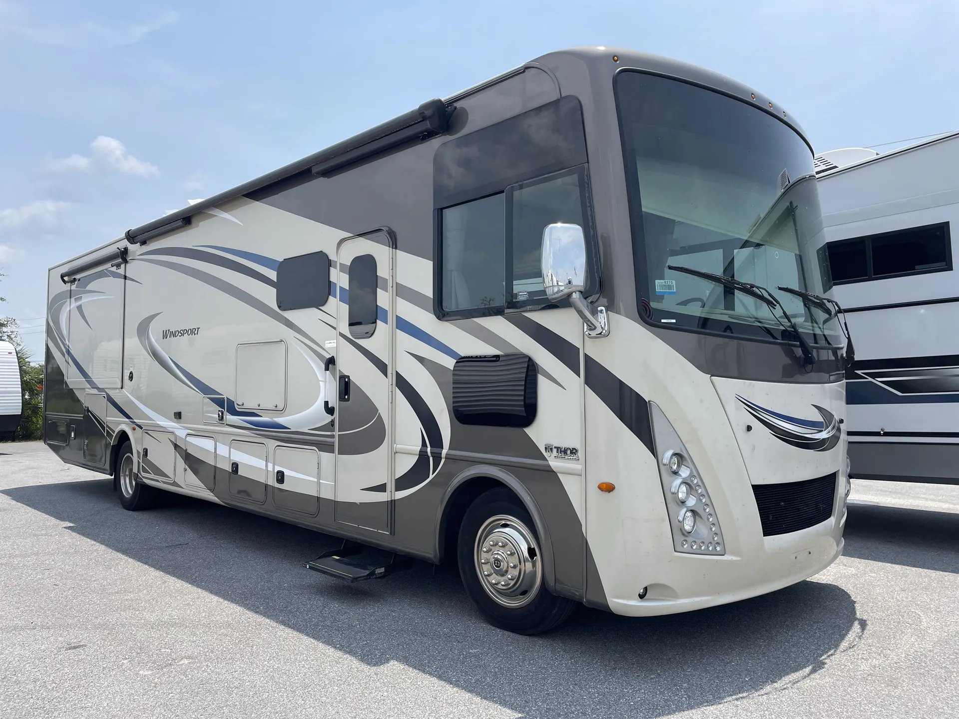 2019 Thor Motor Coach Windsport 35M - Photo 2
