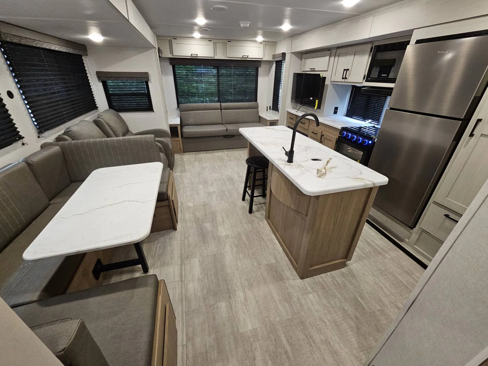 2026 Dutchmen Aspen Trail 3410RLL - Photo 4