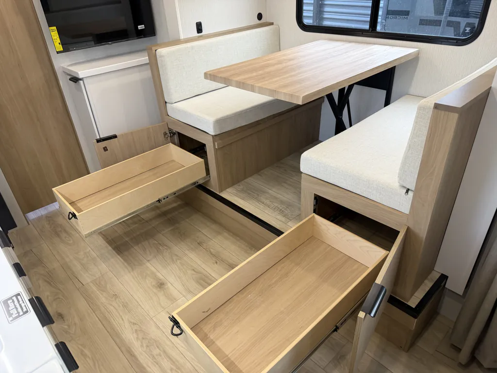 2027 Winnebago Micro Minnie 2108DS, Photos photo 32