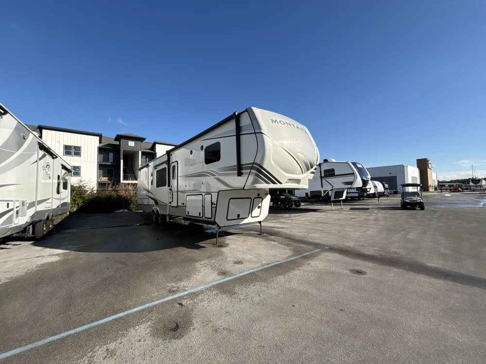 2022 Keystone Montana 3791RD - Photo 2