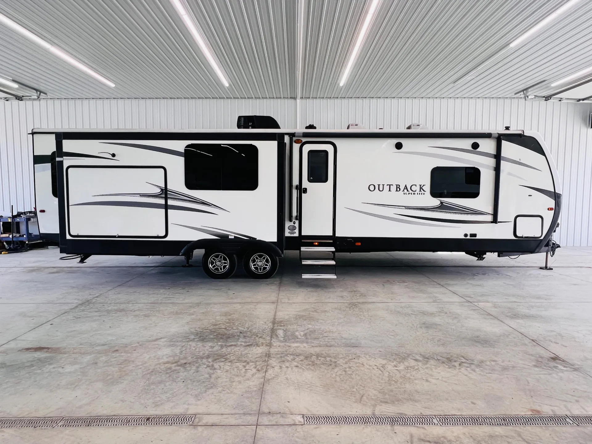 2017 Keystone Outback 330RL - Photo 4