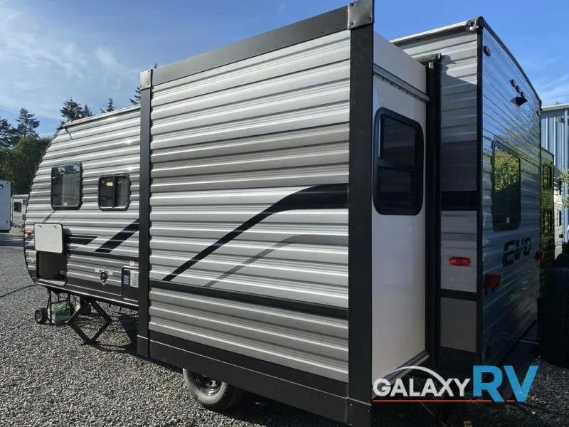 2023 Forest River RV EVO Select 176QB - Photo 4