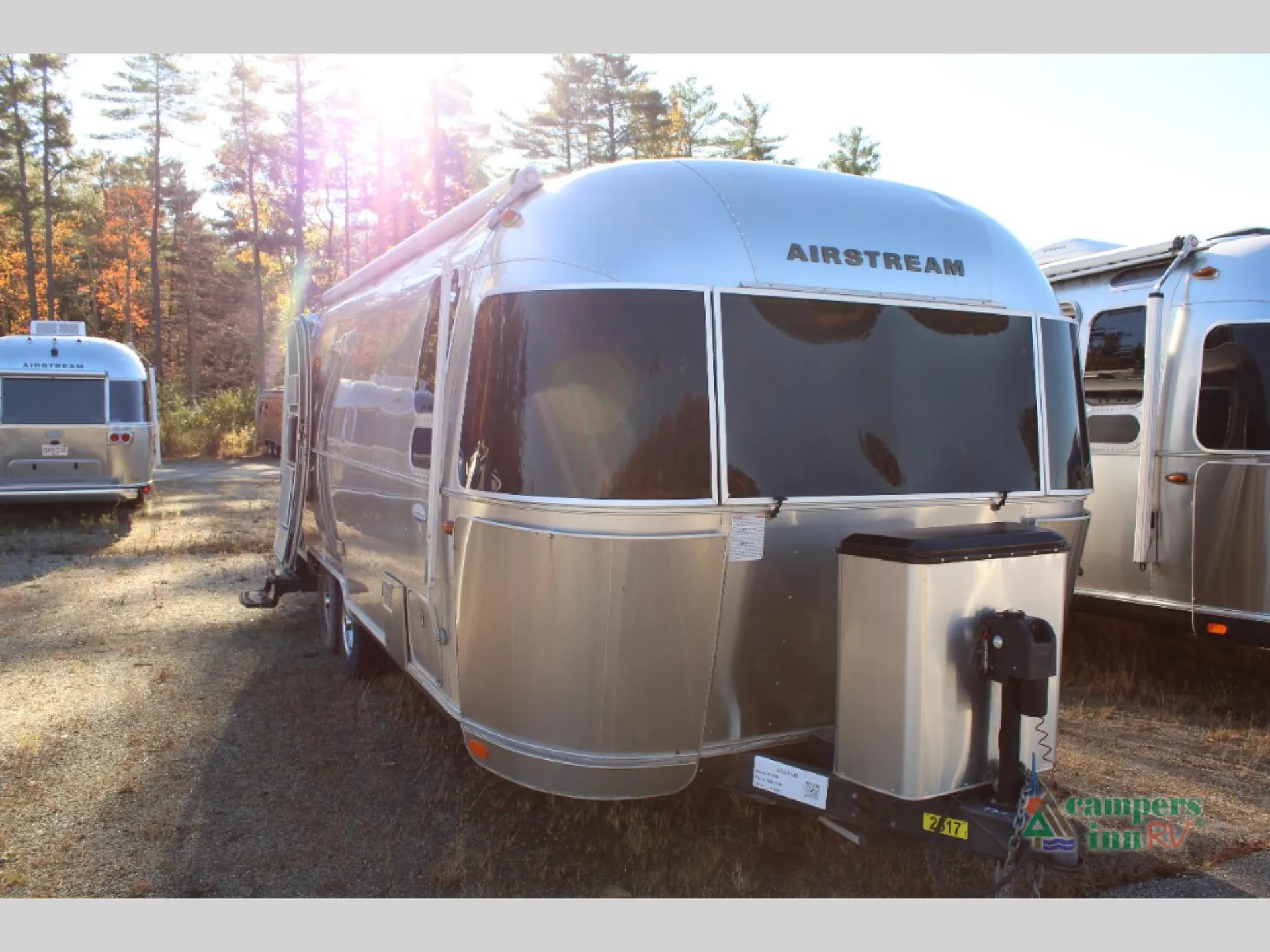 2016 Airstream International 25FB - Photo 2