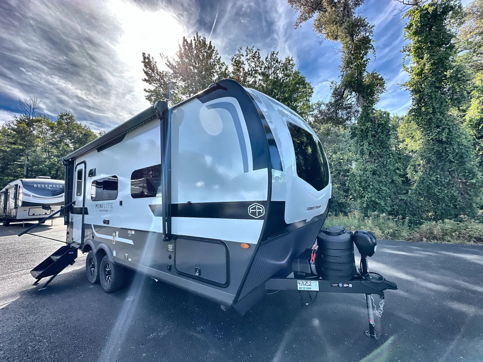 2027 Forest River Rockwood Mini Lite 2109S