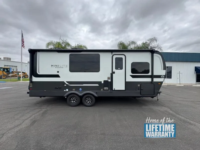 2026 Forest River Rockwood Mini Lite 2522FB - Photo 2
