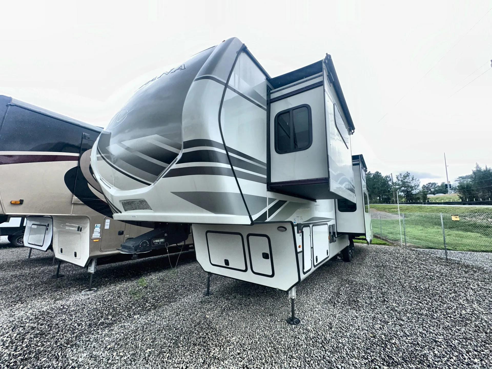 2023 Keystone Montana 3857BR — living area main
