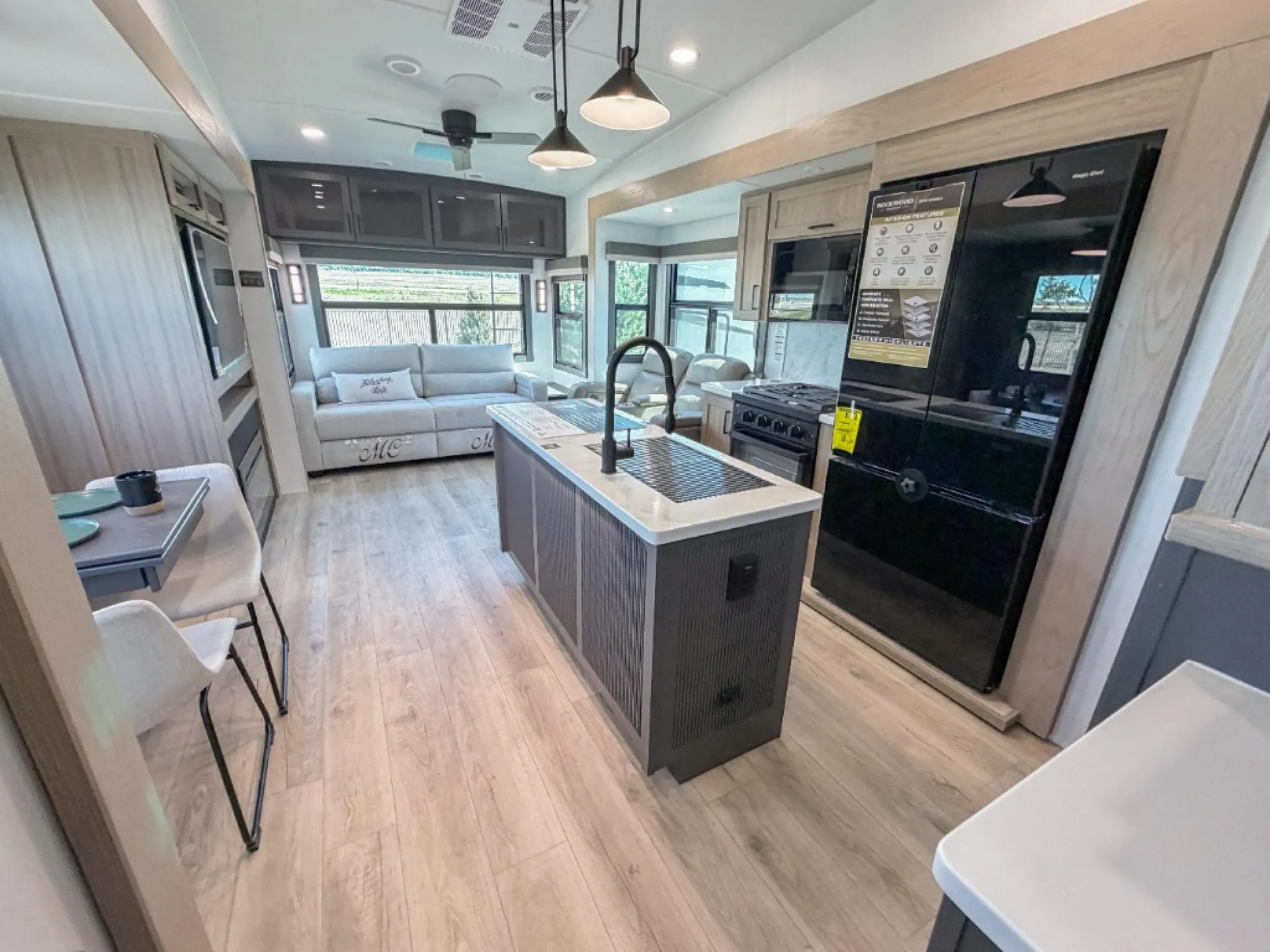 2026 Forest River Rockwood Signature R372RL - Photo 3