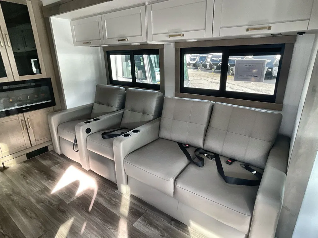 2027 Entegra Coach Vision XL 36C, Photos photo 12