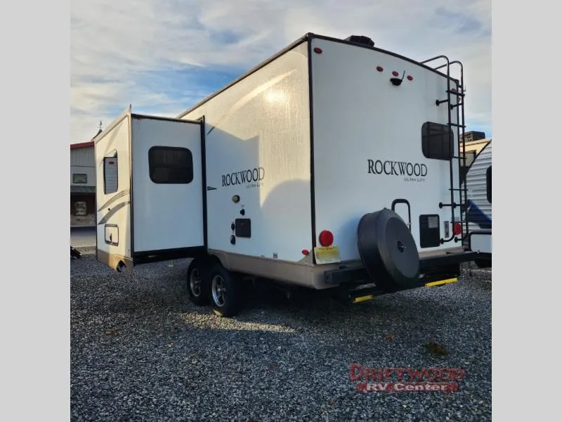2019 Forest River Rockwood Ultra Lite 2304DS - Photo 3