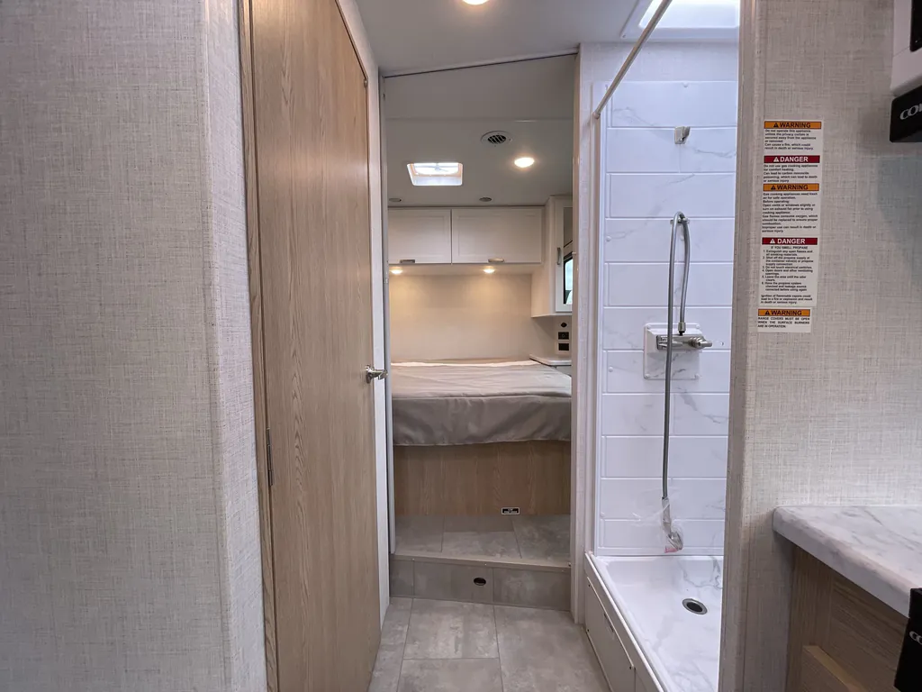 2026 Thor Motor Coach Freedom Elite 28HZ, Photos photo 12