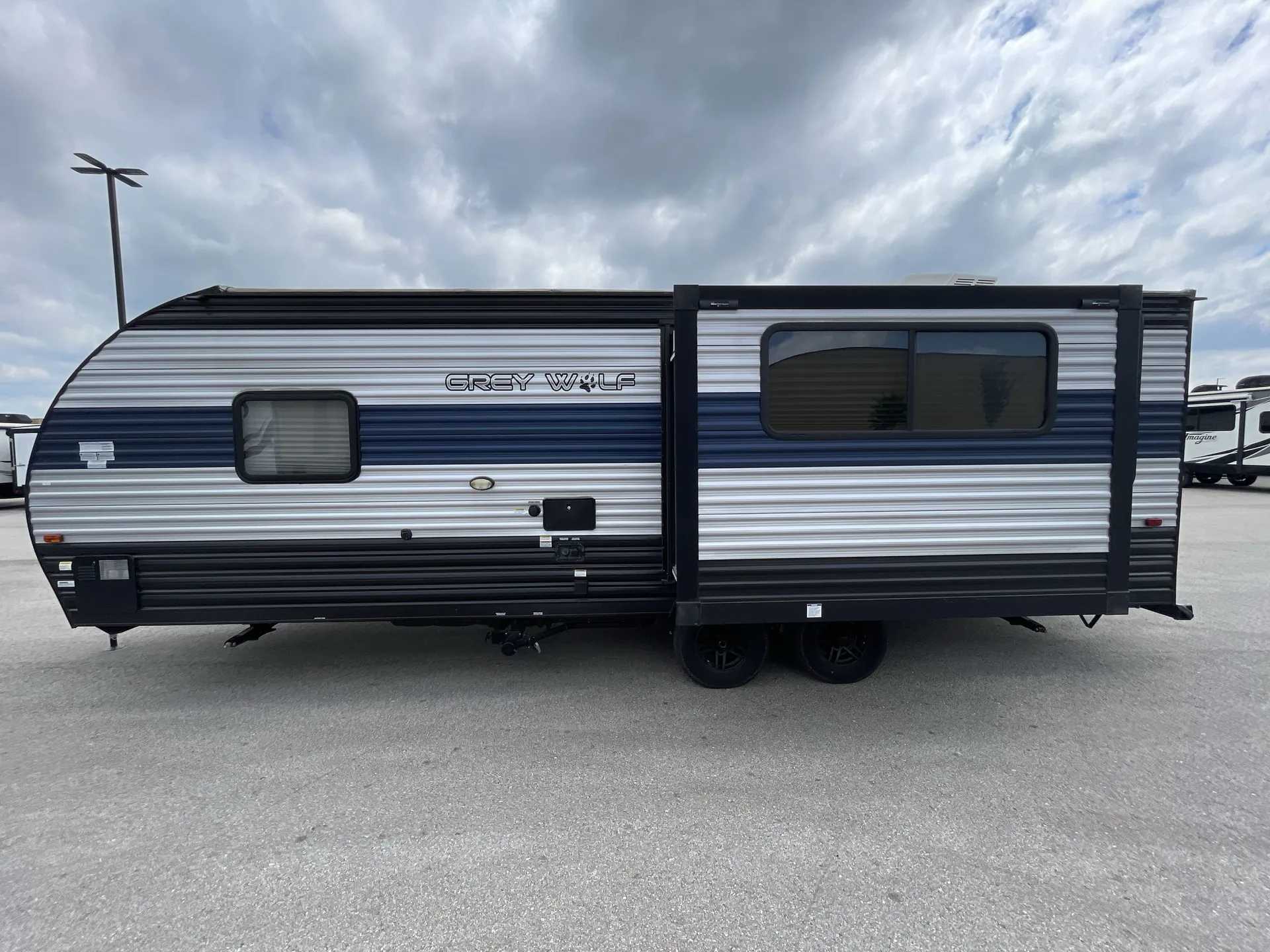 2022 Forest River Cherokee Grey Wolf 23MK — off campside