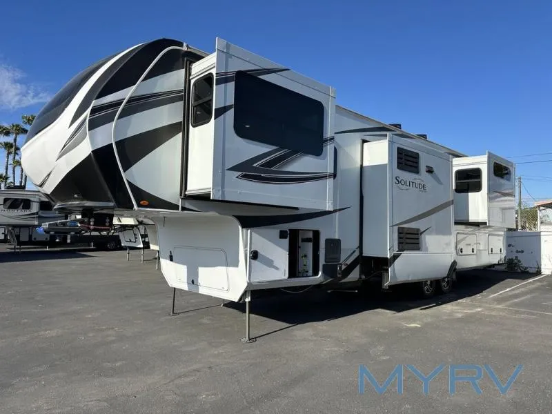 2023 Grand Design Solitude 380FL - Photo 2