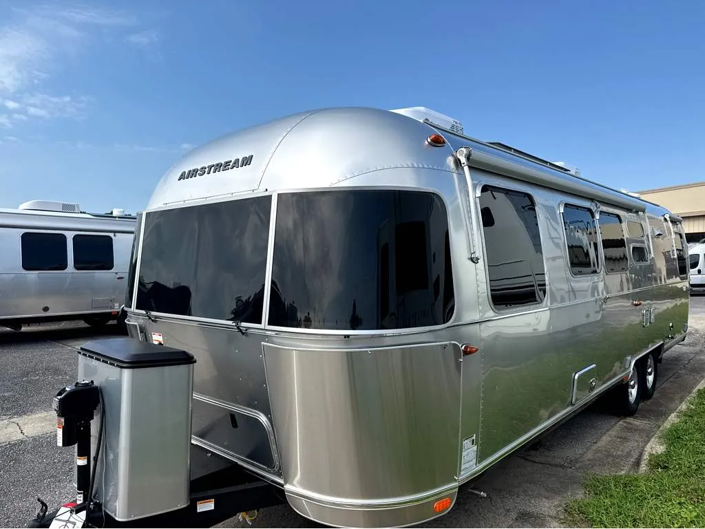 2026 Airstream Flying Cloud 30FBBQ - Photo 2