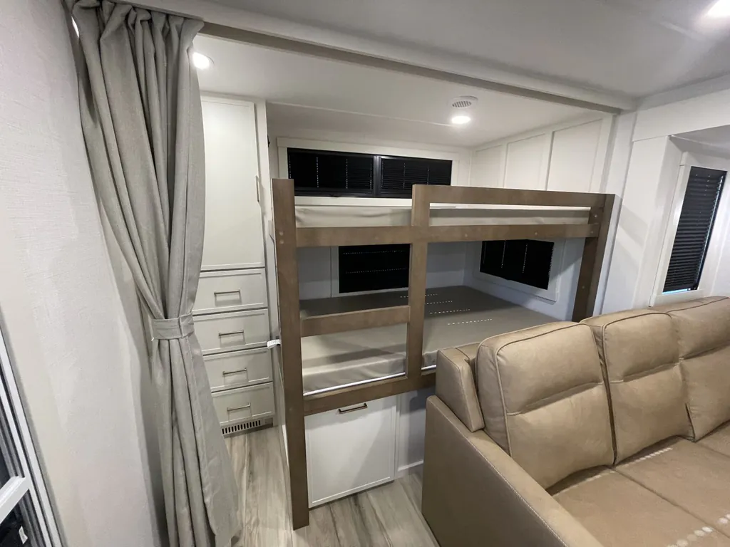 2027 Brinkley Model I 290, Photos photo 30