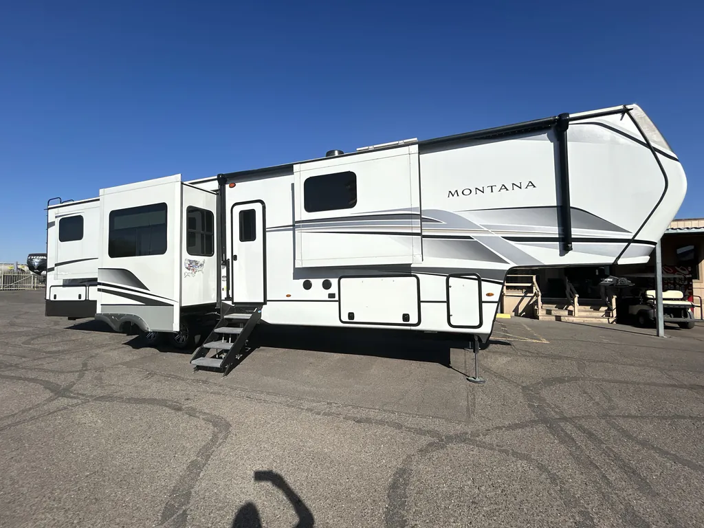 2024 Keystone Montana 3901RK, Photos photo 3