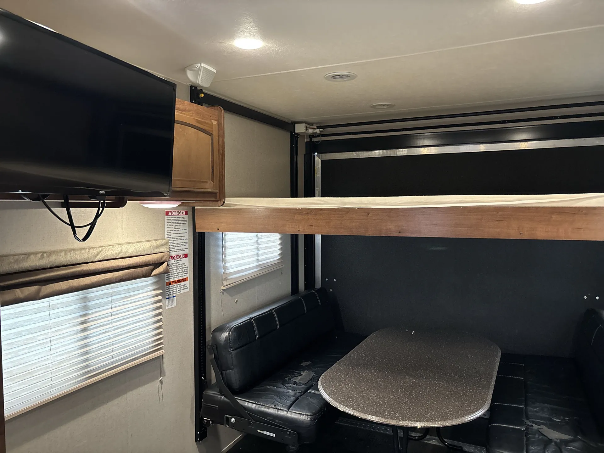 2017 Coachmen Freedom Express Blast 271 BL — living area main