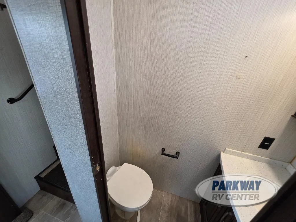 2020 Heartland Bighorn 3950FL - Photo 3