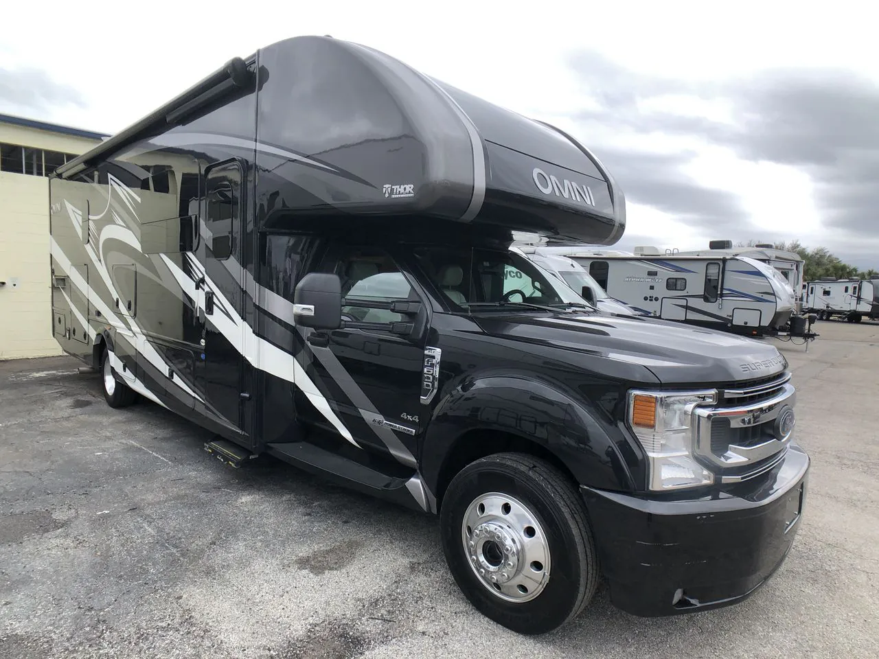 2022 Thor Motor Coach Omni SV34 - Photo 2