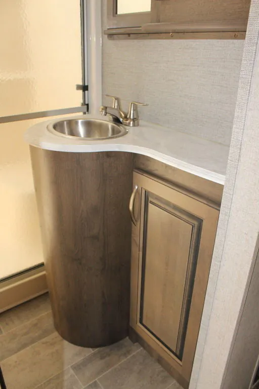 2019 Dutchmen Voltage Triton 3551, Photos photo 15