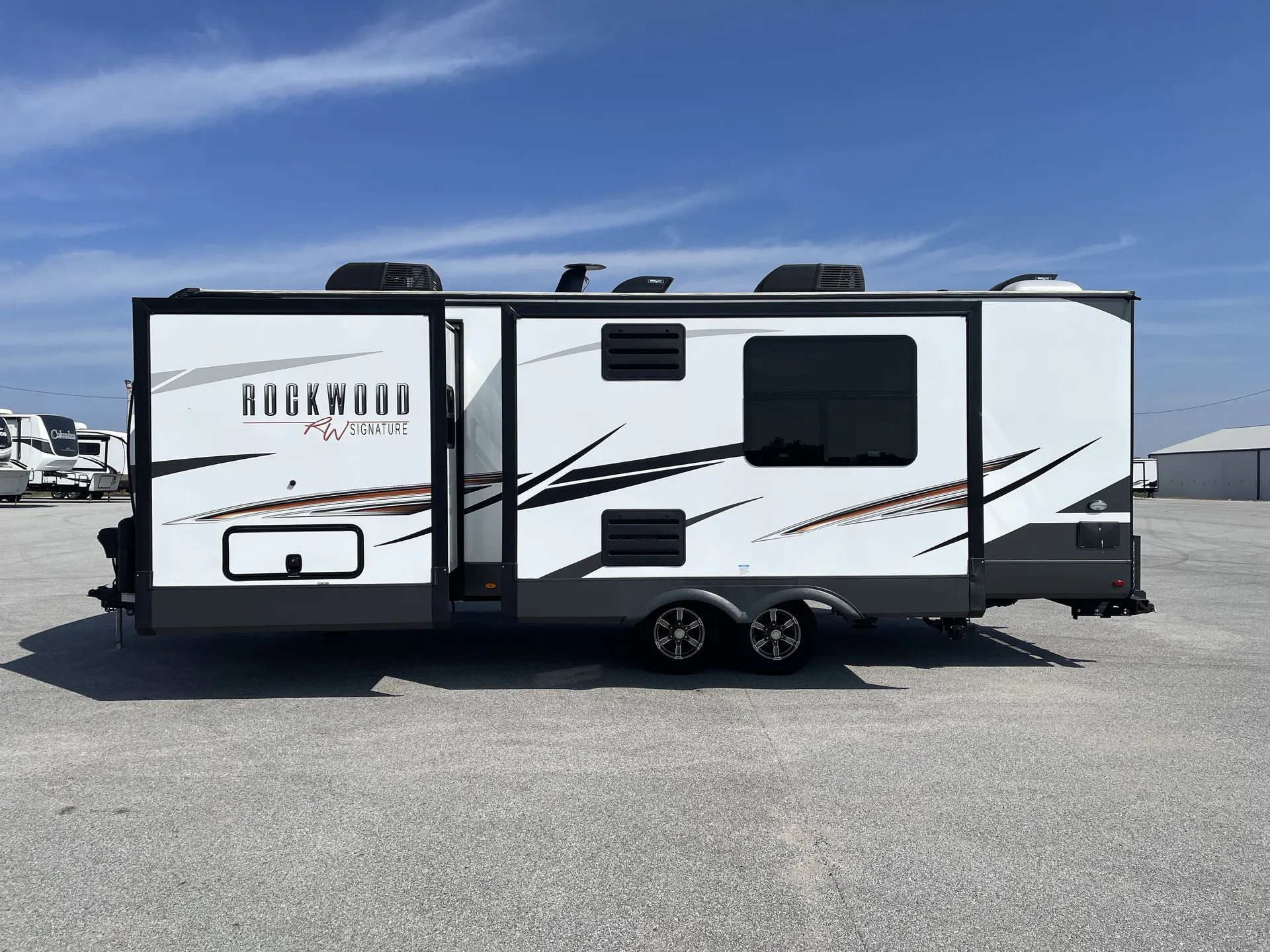 2022 Forest River Rockwood Signature 8262RBS — off campside