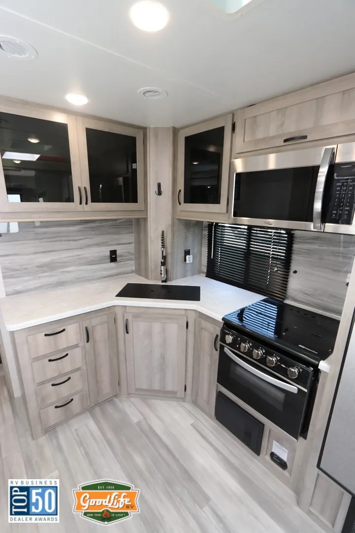 2021 Winnebago Voyage 2831RB - Photo 3