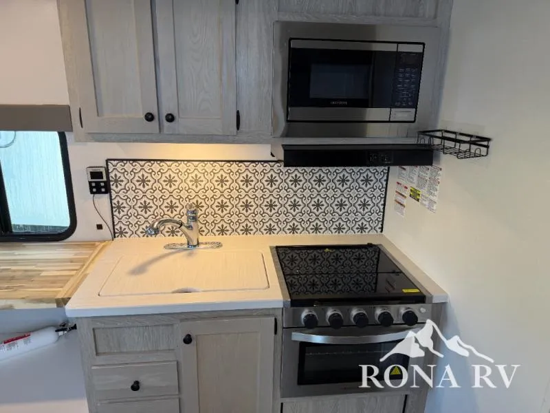 2023 Riverside RV Intrepid 171RDi - Photo 4