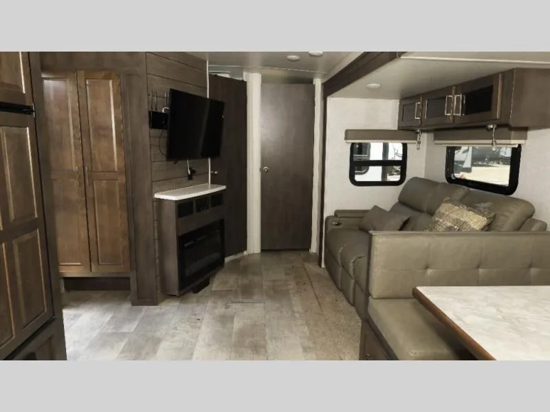 2021 Forest River Rockwood Ultra Lite 2608BS - Photo 3