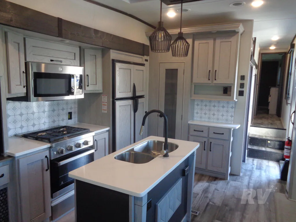 2023 Keystone Montana High Country 385BR, Photos photo 8