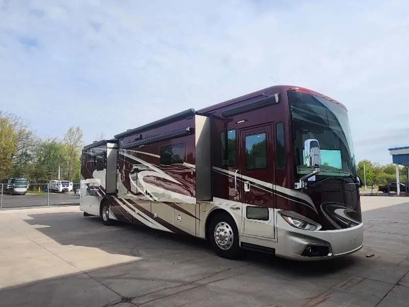 2015 Tiffin Phaeton 40 QBH - Photo 2