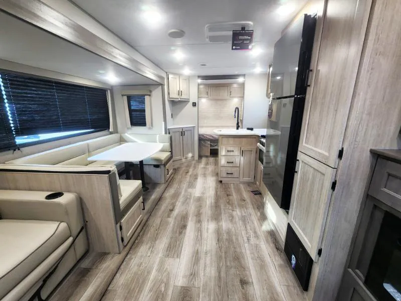 2026 Coachmen Catalina Legacy Edition 273DBHCK, Photos photo 3